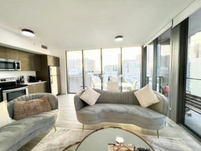 NEW! Prime Downtown Miami Luxury Highrise with Pool & Panoramic City Views